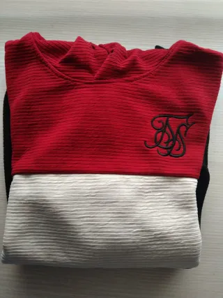 Sudadera Roja y Blanca Logo Bordado