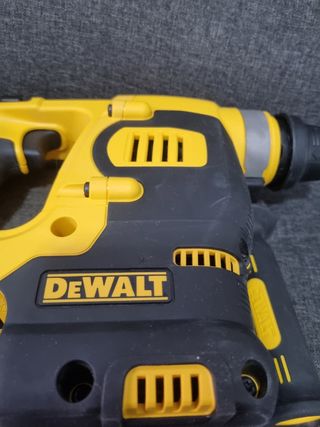 DEWALT DCH235N 18V XR Taladro Percutor
