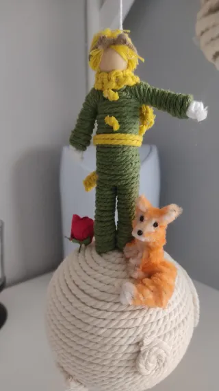 Carrusel móvil El Principito macramé