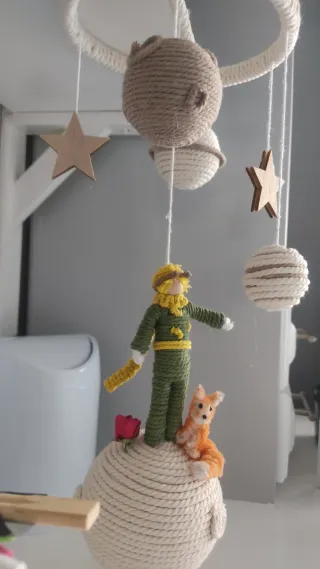 Carrusel móvil El Principito macramé