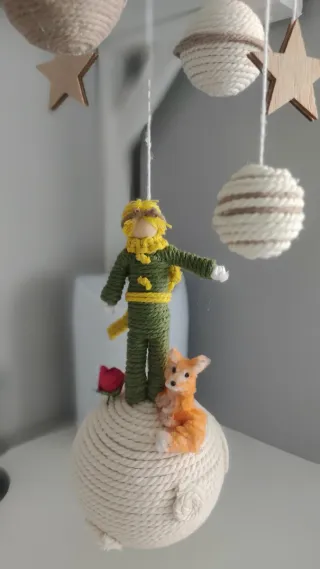 Carrusel móvil El Principito macramé