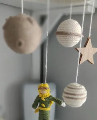 Carrusel móvil El Principito macramé