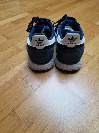 Zapatillas Adidas Azul y Blanco