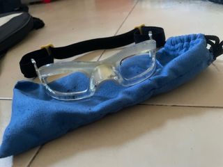 Gafas de frontenis con funda