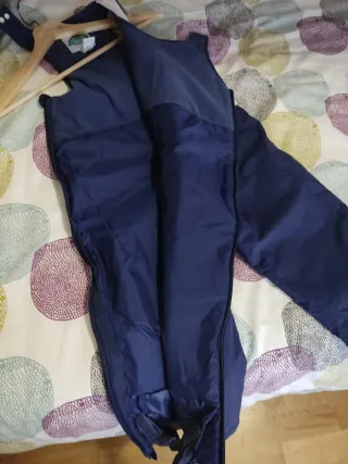 Mono de nieve Wedze y guantes niño