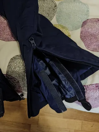 Mono de nieve Wedze y guantes niño