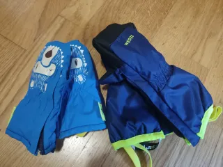 Mono de nieve Wedze y guantes niño