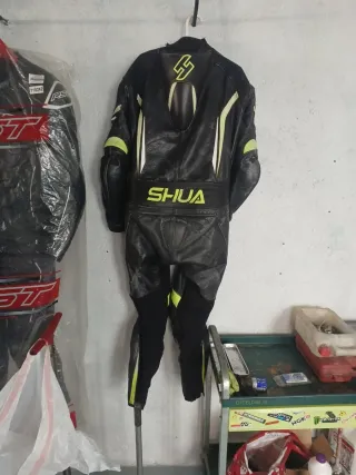 Mono de moto SHUA negro y verde