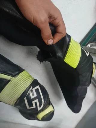 Mono de moto SHUA negro y verde