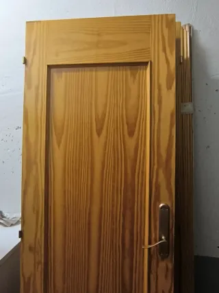Puertas de madera de pino de 72 cms