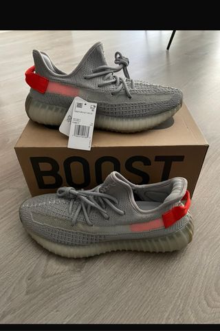 Adidas Yeezy Boost 350 V2 Tail Light unisex