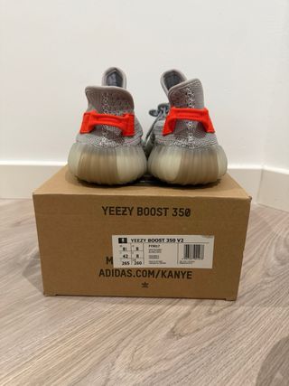 Adidas Yeezy Boost 350 V2 Tail Light unisex
