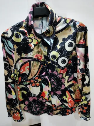 Blusa de seda estampada