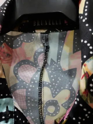 Blusa de seda estampada