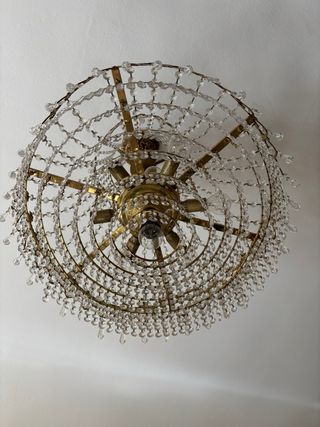 Lámpara araña dorada con cristales