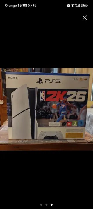 PlayStation 5. Embalaje original sin abrir.