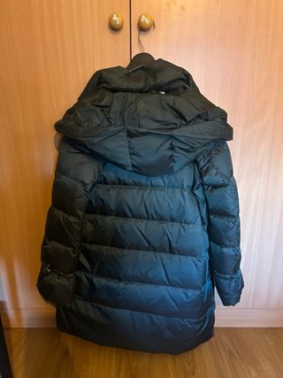 Plumífero Zara acampanado casi nuevo, abriga mucho