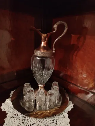 Caraffa e 6 bicchierini eleganti