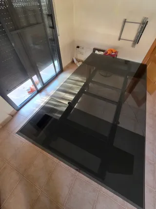 Magnífica mesa plegable crystal de El Corte Inglés