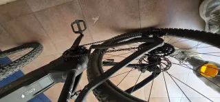 Bicicleta Eléctrica y Manual Negra