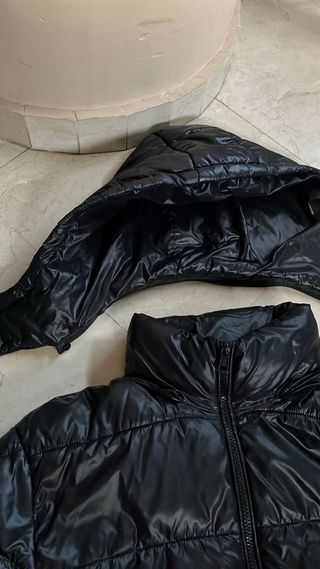 Abrigo acolchado negro hombre