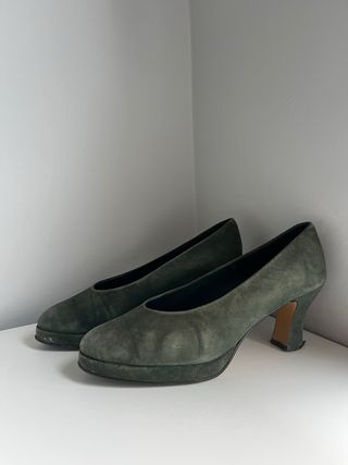 Tacones de piel verde