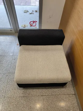 Puff cuadrado grande reposapiés beige y negro