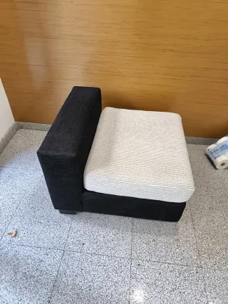 Puff cuadrado grande reposapiés beige y negro