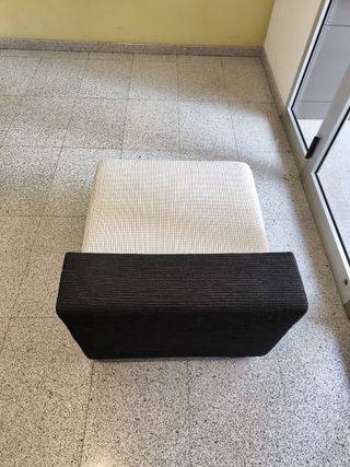 Puff cuadrado grande reposapiés beige y negro