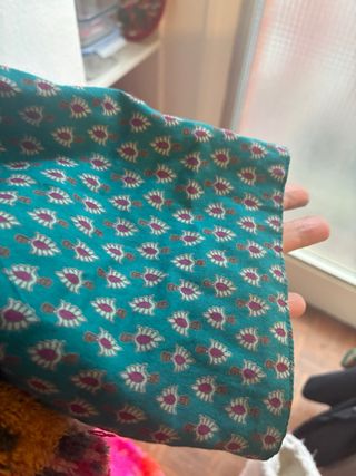 Blusa manga larga estampada T. L