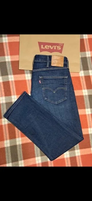 Lote 2 Levi's 511 W38 + Jersey Lacoste 56