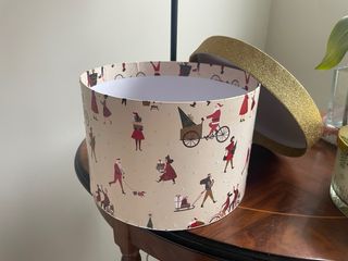 Caja Navideña Decorada Dorada