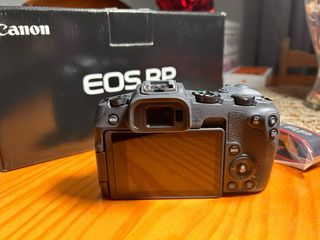 Canon EOS RP Como Nueva.