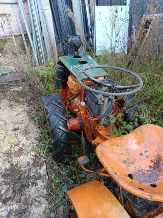 Tractor Pascuali Naranja y Verde