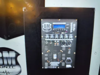 Equipo Sonido 1200W: 1x 15 + 2x Laterales