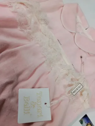 Tutina neonata in ciniglia rosa con pizzo