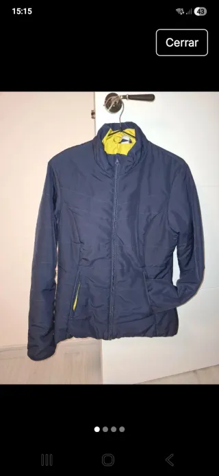 Chaqueta azul y amarilla
