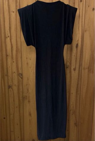 Vestido Midi Negro Elegante