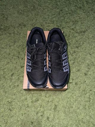 Salomon Negras Talla 44