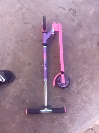 Patinete infantil morado y rosa