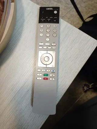 Televisor Loewe con mando