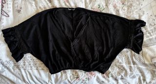 Blusa Pull&Bear negra talla L.