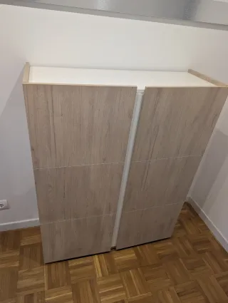 Mueble zapatero de madera y plástico