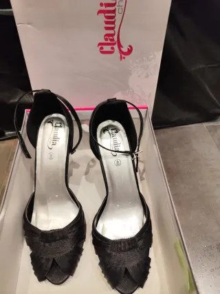 Zapatos de tacón Claudia Chic negros talla 40
