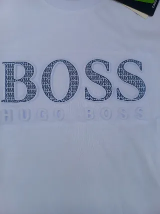 Camiseta BOSS Blanca con Logo Azul