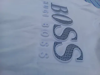 Camiseta BOSS Blanca con Logo Azul