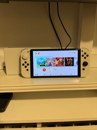 Nintendo Switch OLED Bianca - 10h di utilizzo