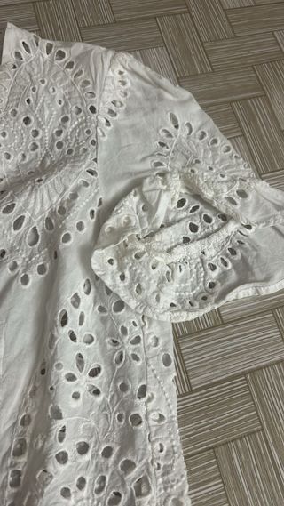 Camiseta blanca bordada talla S