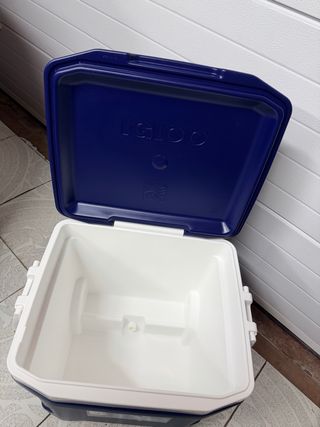 Nevera Igloo Latitude 62L con Ruedas