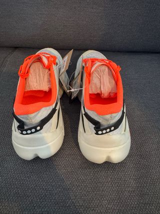 Zapatillas deportivas Naranja y Blanco